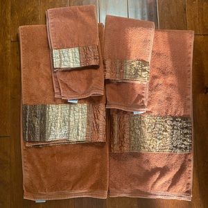 Avanti decorative towels